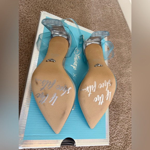 Aldo Limited Edition Disney’s Cinderella “Glass Slipper” Heels Size 7. - Picture 7 of 8